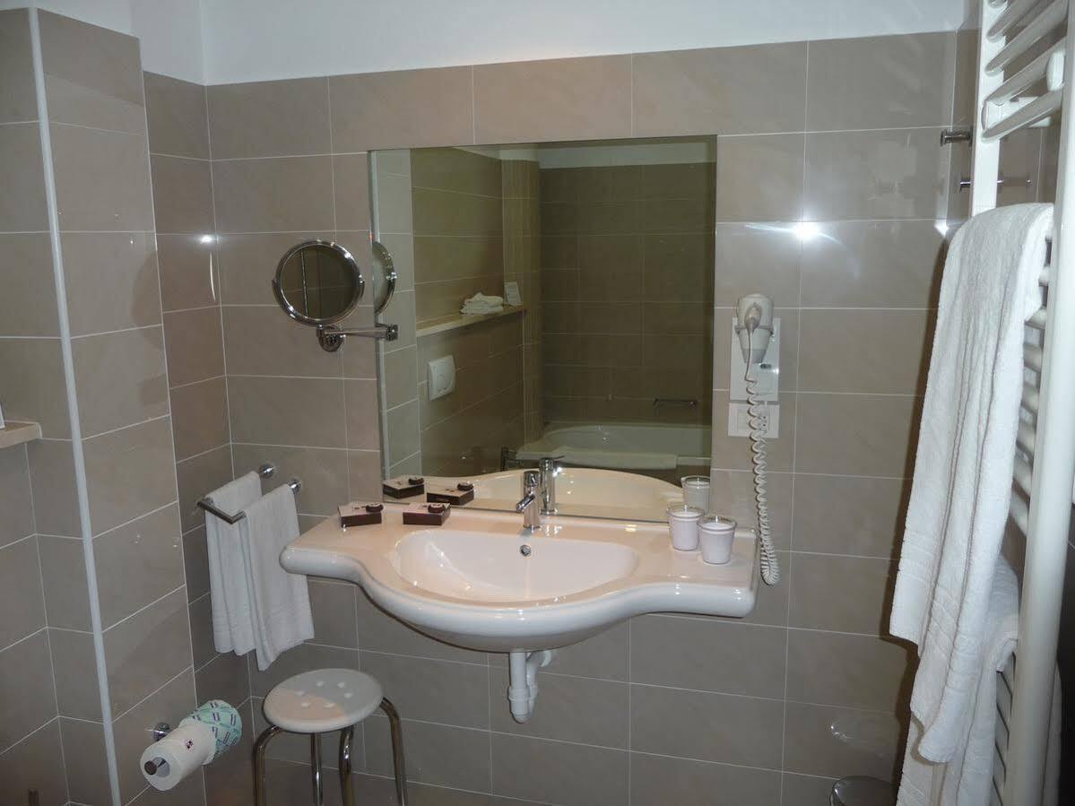 Best Western Ivrea Crystal Palace Banchette D'Ivrea Exteriér fotografie